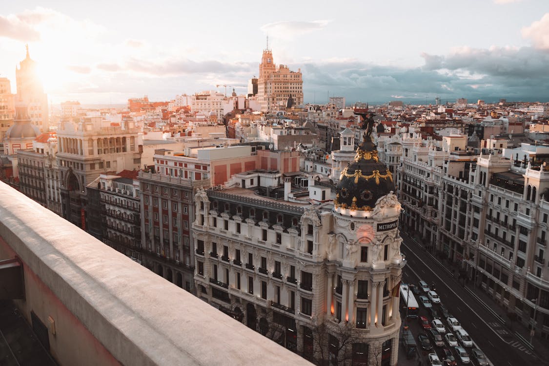Río Guadalquivir a su paso por Sevilla con Torre del Oro